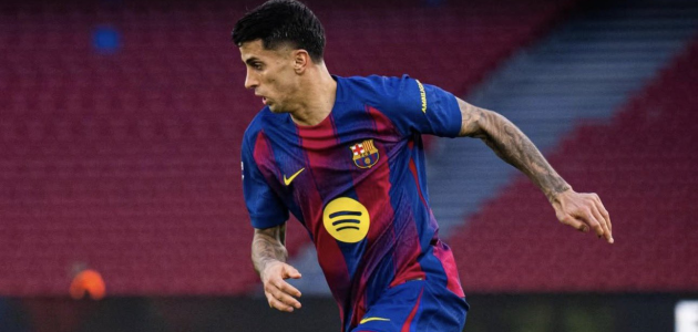 برشلونة يوازن بين الراحلين والصفقات الدفاعية