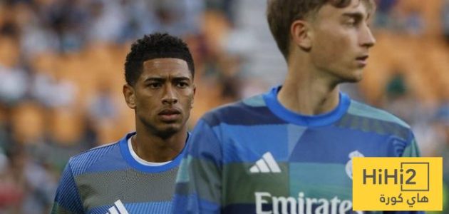 صورة .. لاعبو ريال مدريد يختتمون عمليات الاحماء قبل لقاء بيتيس
